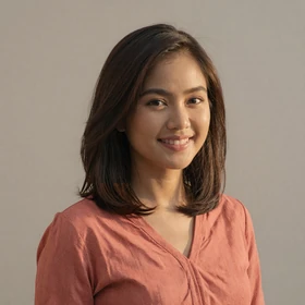 Thiri, a 24-year-old Myanmar woman from Mandalay with bright smile looking for meaningful relationship